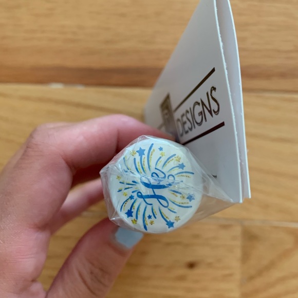 gender reveal pins - Picture 2 of 3